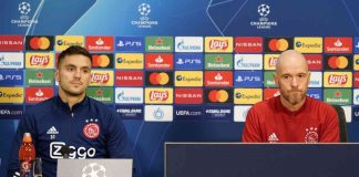 Dusan Tadic ed il tecnico dell'Ajax ten Hag durante la conferenza stampa (Foto © Ajax)