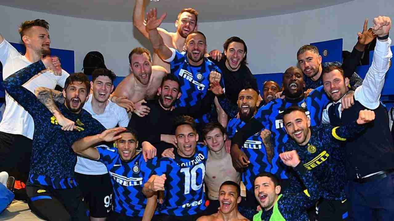 Inter, la foto dell'esultanza nello spogliatorio dopo la vittoria 1-0 in Serie A contro l'Atalanta, 8 marzo 2021 (foto © FC Internazionale Milano)