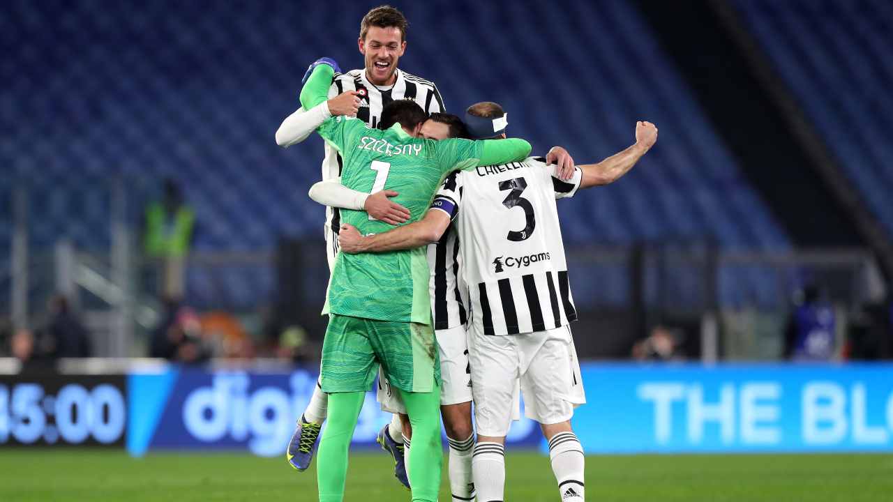 I giocatori della Juventus esultano dopo la vittoria contro la Roma (credit: Getty Images)