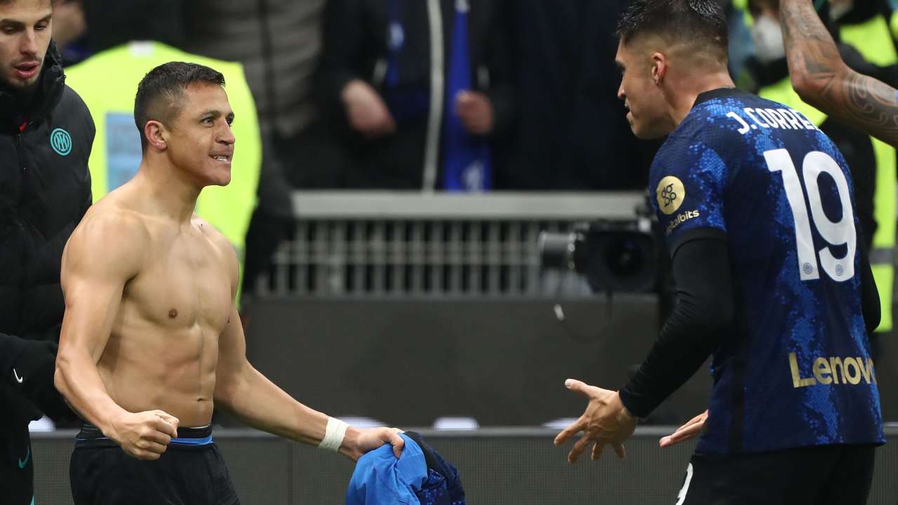 Alexis Sanchez che festeggia il gol decisivo di ieri sera in supercoppa - credits: Getty Images. Sportmeteoweek