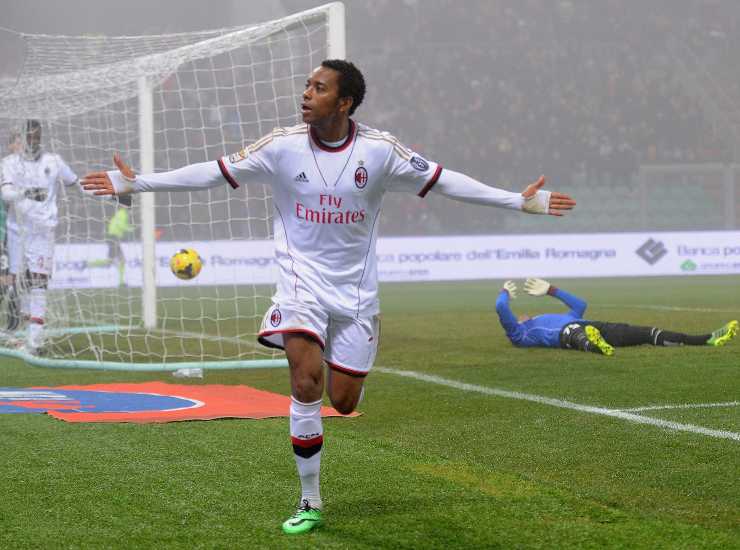 Robinho esulta dopo un gol segnato per il Milan (Credit Foto Getty Images)