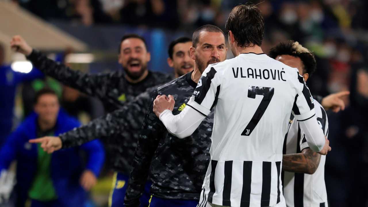 Vlahovic esulta con Bonucci dopo il gol dell'andata (credit: Ansa)