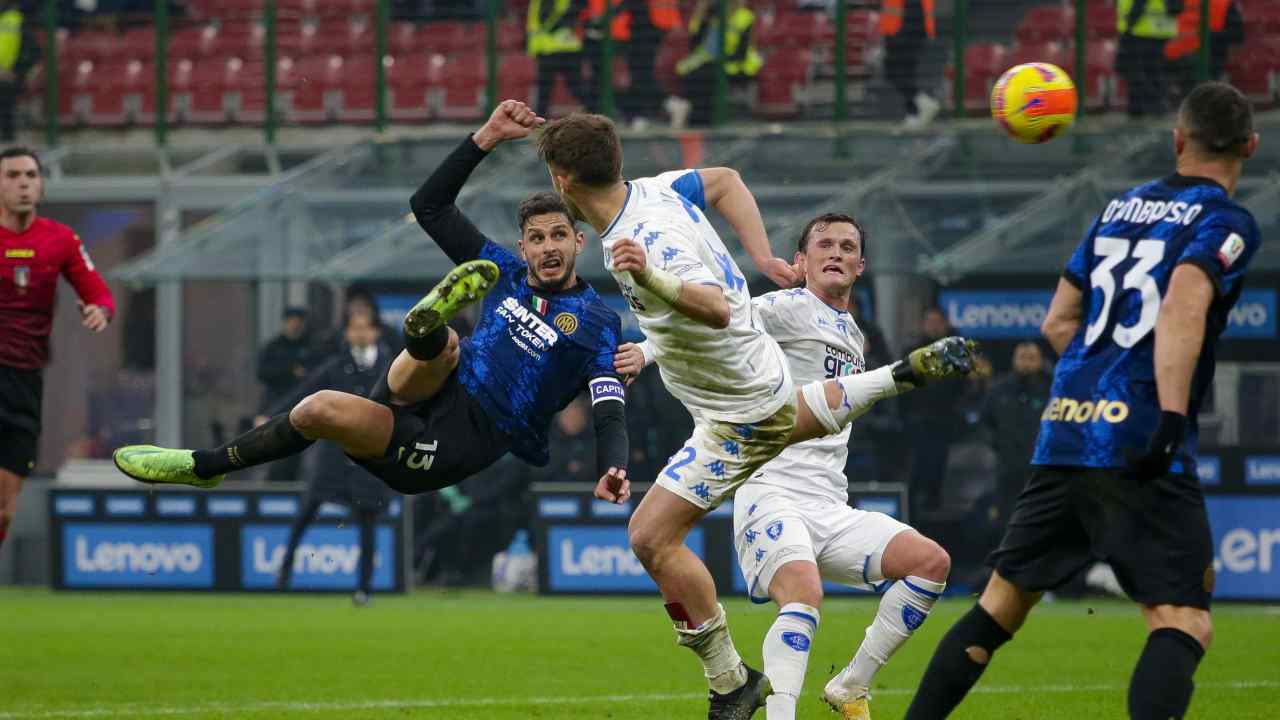 Semirovesciata di Ranocchia nell'ultimo match tra Inter ed Empoli in Coppa Italia (credit: Ansa)